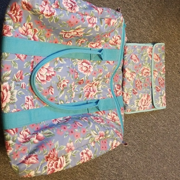 Handbags - Overnight bag with makeup bag